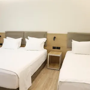 Champagne, Vlore Bay Bed & Breakfast Radhimë